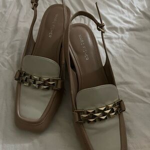 Marc Fisher Women's Cream and Tan Loafers